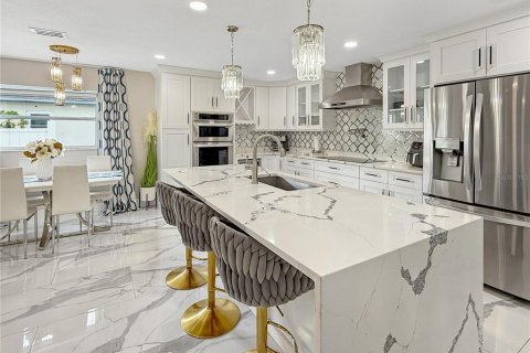 House in Davenport, Florida 4 bedrooms, 200.67 sq.m. № 1899952 - photo 8