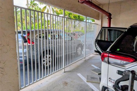 Copropriété à vendre à Pompano Beach, Floride: 2 chambres, 95.22 m2 № 2190555 - photo 28