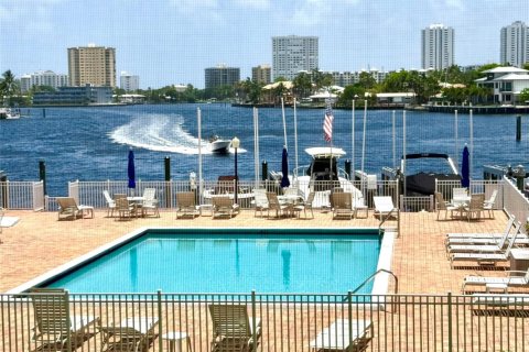 Copropriété à vendre à Pompano Beach, Floride: 2 chambres, 95.22 m2 № 2190555 - photo 25