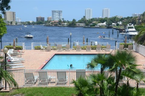 Copropriété à vendre à Pompano Beach, Floride: 2 chambres, 95.22 m2 № 2190555 - photo 24