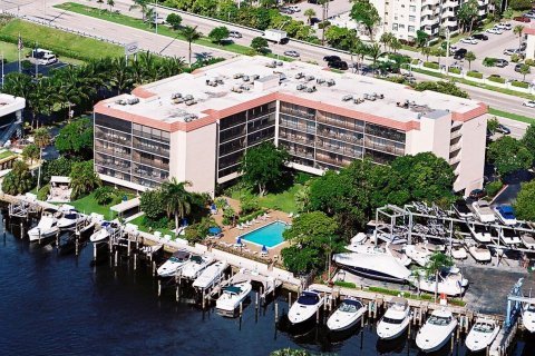 Condo à Pompano Beach, Floride, 2 chambres  № 2190555