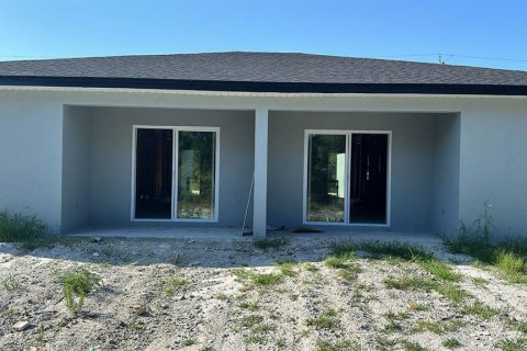 Immobilier commercial à Port Charlotte, Floride 6 chambres, 215.9 m2 № 2436768