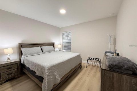 Immobilier commercial à vendre à Port Charlotte, Floride: 6 chambres, 215.9 m2 № 2436768 - photo 30
