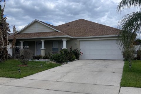 House in Kissimmee, Florida 3 bedrooms № 2070768 - photo 2