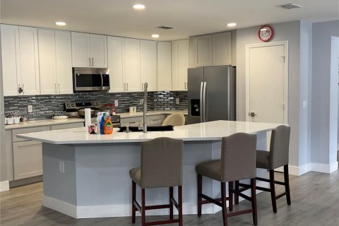 House in Kissimmee, Florida 3 bedrooms № 2070768 - photo 3