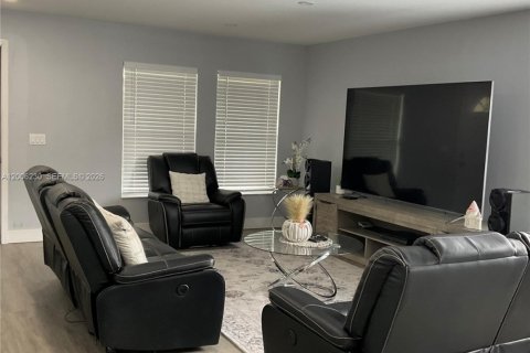 House in Kissimmee, Florida 3 bedrooms № 2070768 - photo 7