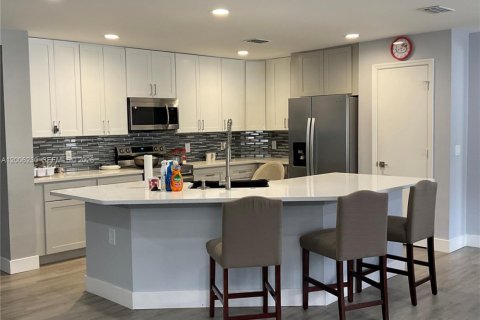 House in Kissimmee, Florida 3 bedrooms № 2070768 - photo 6