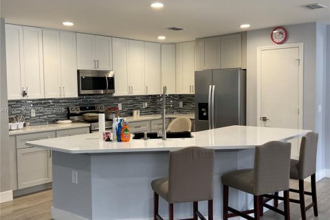 House in Kissimmee, Florida 3 bedrooms № 2070768 - photo 4
