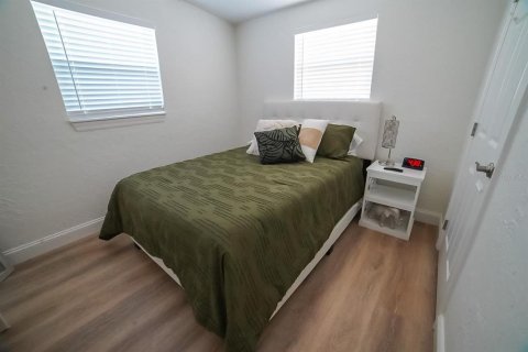 Casa en alquiler en Dunedin, Florida, 4 dormitorios, 133.04 m2 № 2142649 - foto 13