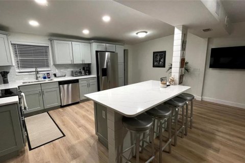 Casa en alquiler en Dunedin, Florida, 4 dormitorios, 133.04 m2 № 2142649 - foto 7