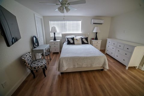 Casa en alquiler en Dunedin, Florida, 4 dormitorios, 133.04 m2 № 2142649 - foto 12