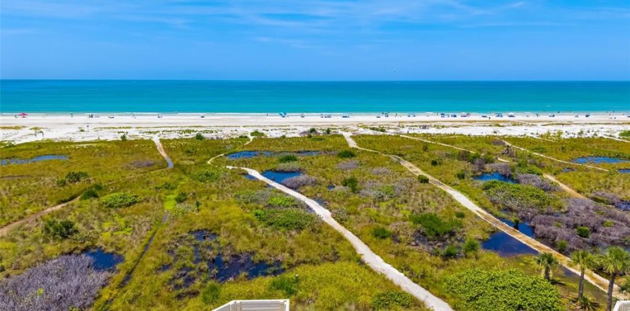 Townhouse in Sarasota, Florida 3 bedrooms, 242.57 sq.m. № 1829984