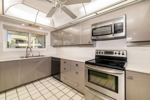 Townhouse in Sarasota, Florida 3 bedrooms, 242.57 sq.m. № 1829984 - photo 22