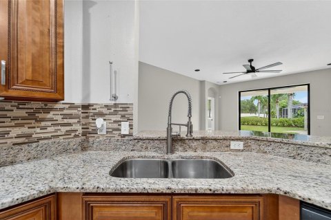House in Valrico, Florida 4 bedrooms, 254.65 sq.m. № 2108661 - photo 27