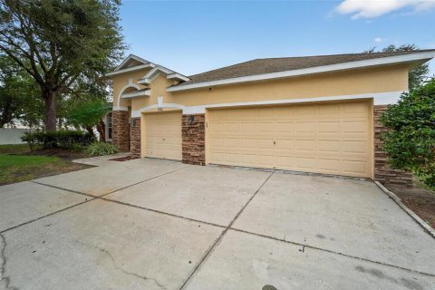 House in Valrico, Florida 4 bedrooms, 254.65 sq.m. № 2108661 - photo 5