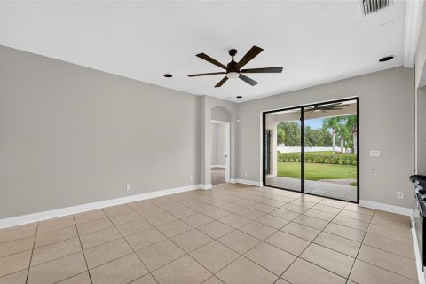 House in Valrico, Florida 4 bedrooms, 254.65 sq.m. № 2108661 - photo 16