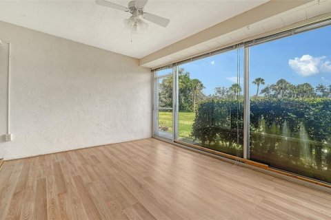 House in Sarasota, Florida 2 bedrooms, 148.74 sq.m. № 2151755 - photo 15