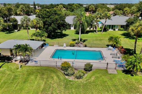 House in Sarasota, Florida 2 bedrooms, 148.74 sq.m. № 2151755 - photo 4