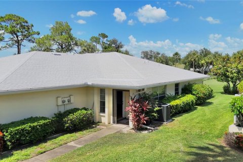 House in Sarasota, Florida 2 bedrooms, 148.74 sq.m. № 2151755 - photo 3