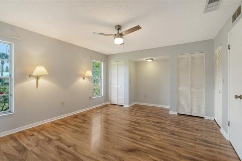 House in Sarasota, Florida 2 bedrooms, 148.74 sq.m. № 2151755 - photo 24