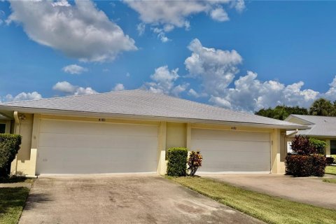 House in Sarasota, Florida 2 bedrooms, 148.74 sq.m. № 2151755 - photo 6