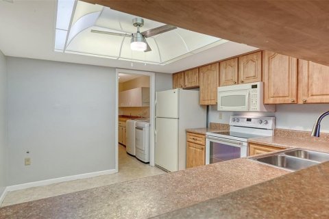 House in Sarasota, Florida 2 bedrooms, 148.74 sq.m. № 2151755 - photo 8