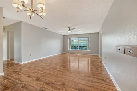 House in Sarasota, Florida 2 bedrooms, 148.74 sq.m. № 2151755 - photo 12