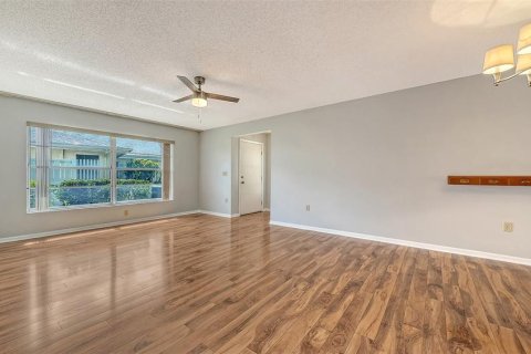 House in Sarasota, Florida 2 bedrooms, 148.74 sq.m. № 2151755 - photo 10