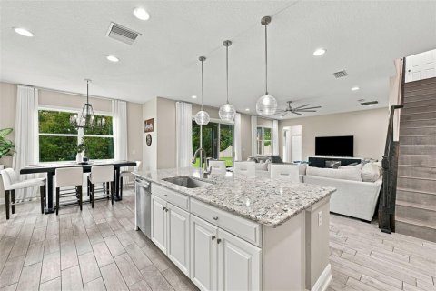 Villa ou maison à vendre à Wesley Chapel, Floride: 5 chambres, 305.83 m2 № 2395531 - photo 13