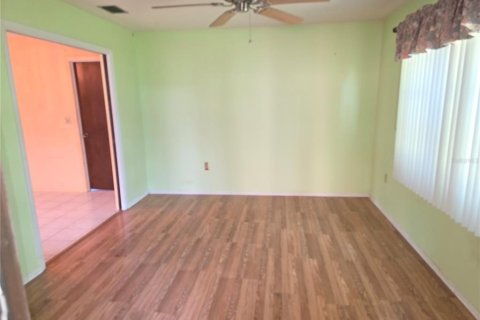 House in Spring Hill, Florida 2 bedrooms, 119.29 sq.m. № 1850053 - photo 8