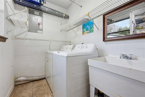Casa en venta en Gainesville, Florida, 2 dormitorios, 91.42 m2 № 2145506 - foto 17