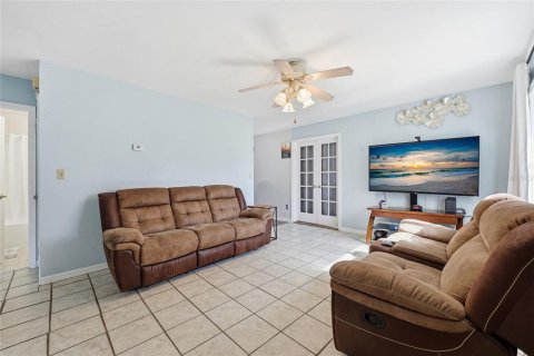 Casa en venta en Gainesville, Florida, 2 dormitorios, 91.42 m2 № 2145506 - foto 3
