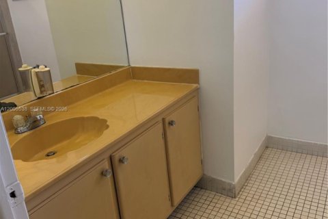 Condo in Miami, Florida, 2 bedrooms № 2170641 - photo 14