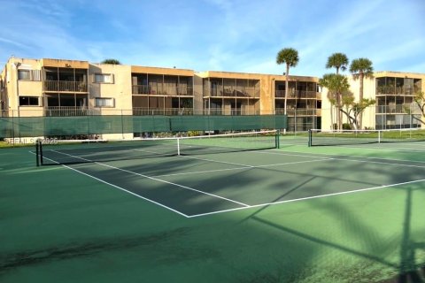 Condo in Miami, Florida, 2 bedrooms № 2170641 - photo 18