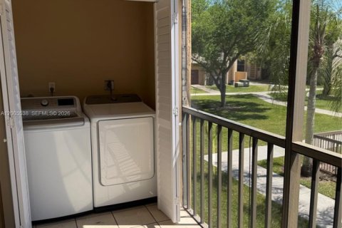 Condo in Miami, Florida, 2 bedrooms № 2170641 - photo 7