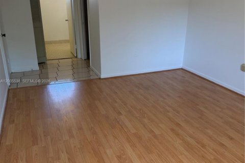 Condo in Miami, Florida, 2 bedrooms № 2170641 - photo 13