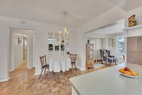 Купить виллу или дом в Норт-Порт, Флорида 8 комнат, 100.33м2, № 1662543 - фото 17