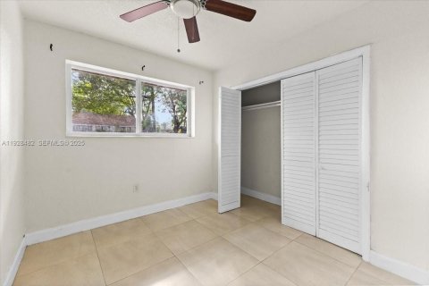 Снять в аренду виллу или дом в Майами-Гарденс, Флорида 3 спальни, 101.73м2, № 1986947 - фото 13