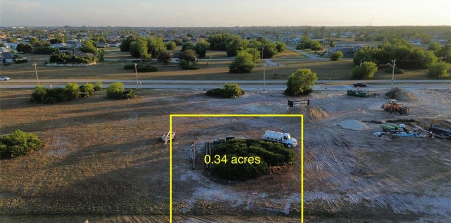 Land in Cape Coral, Florida № 2202984