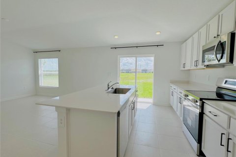 House in Eagle Lake, Florida 3 bedrooms, 138.15 sq.m. № 1851044 - photo 6