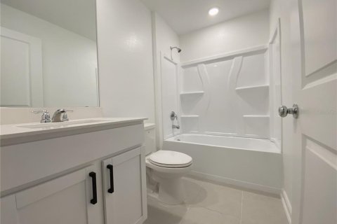 House in Eagle Lake, Florida 3 bedrooms, 138.15 sq.m. № 1851044 - photo 15