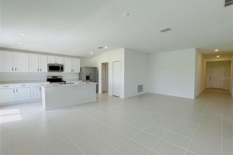 House in Eagle Lake, Florida 3 bedrooms, 138.15 sq.m. № 1851044 - photo 7