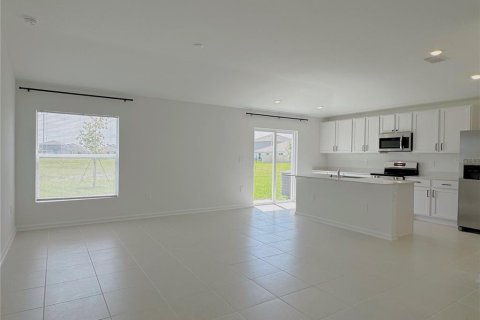 House in Eagle Lake, Florida 3 bedrooms, 138.15 sq.m. № 1851044 - photo 3