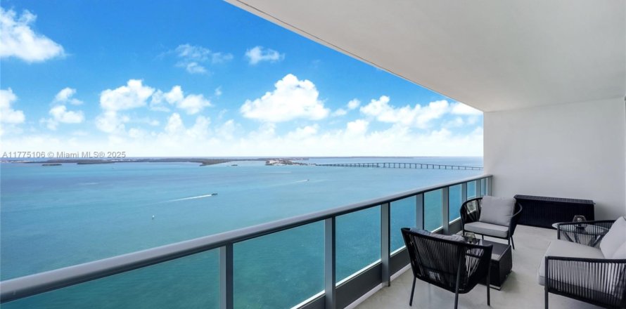 Кондоминиум с 3 спальнями в Майами, Флорида № 2015353