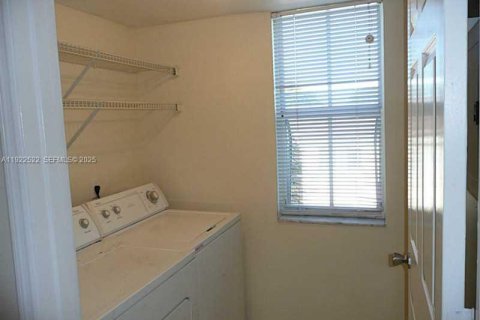 Снять в аренду кондоминиум в Мирамар, Флорида 2 спальни, 100.33м2, № 1983959 - фото 16