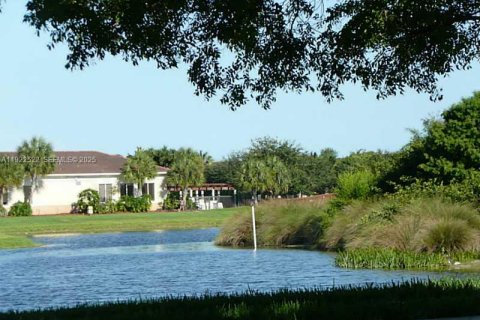 Снять в аренду кондоминиум в Мирамар, Флорида 2 спальни, 100.33м2, № 1983959 - фото 18