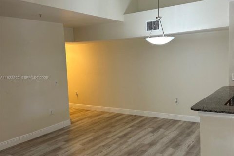 Снять в аренду кондоминиум в Мирамар, Флорида 2 спальни, 100.33м2, № 1983959 - фото 5