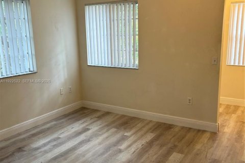 Снять в аренду кондоминиум в Мирамар, Флорида 2 спальни, 100.33м2, № 1983959 - фото 6