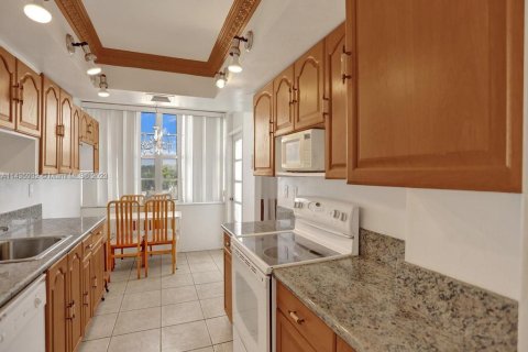 Copropriété à vendre à Aventura, Floride: 2 chambres, 149.11 m2 № 668589 - photo 11