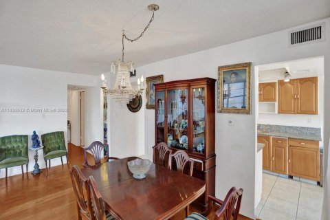 Copropriété à vendre à Aventura, Floride: 2 chambres, 149.11 m2 № 668589 - photo 17